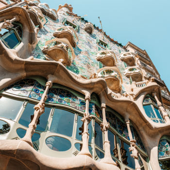 Photographie intitulée "Antoni Gaudi Archit…" par Radu Bercan, Œuvre d'art originale, Photographie numérique