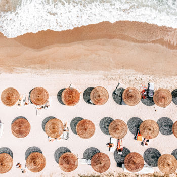 Fotografie getiteld "Beach Umbrellas, Ae…" door Radu Bercan, Origineel Kunstwerk, Digitale fotografie