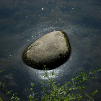 Photographie intitulée "Petite Lune" par Ugoki Raïto, Œuvre d'art originale, Photographie numérique