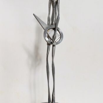Скульптура под названием "Guitarist" - Ranil Sugathapala, Подлинное произведение искусства, Нержавеющая сталь