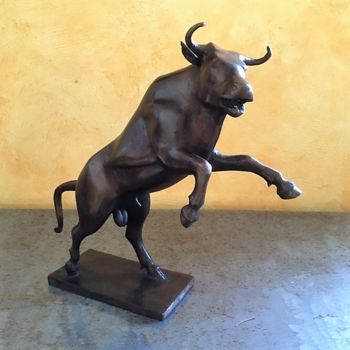 Sculptuur getiteld "Taureau 3" door Recyclage Design - Réanimateur D'Objets , Origineel Kunstwerk, Bronzen