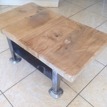 Design intitolato "Art 200 Table basse…" da Recyclage Design - Réanimateur D'Objets , Opera d'arte originale, Oggetti