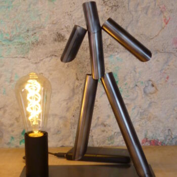 Escultura titulada "LAMPE 5 VOLTS - SCU…" por Leferailleur02, Obra de arte original, Metales