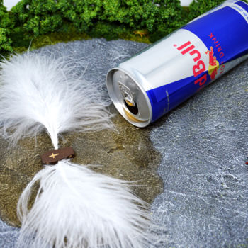 Скульптура под названием "Red Bull vous donne…" - Régis Gomez., Подлинное произведение искусства, Смола