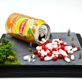 「Addiction」というタイトルの彫刻 Régis Gomez.によって, オリジナルのアートワーク, プラスチック