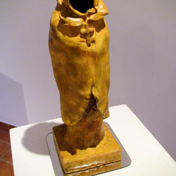 Sculpture intitulée "La Cagoule" par Claude Reitz, Œuvre d'art originale, Terre cuite