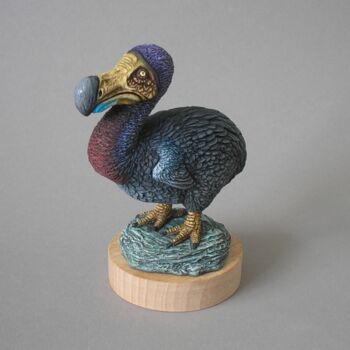 Skulptur mit dem Titel "Dodo" von Remigius Sebastian Sappa, Original-Kunstwerk, Polymer Ton