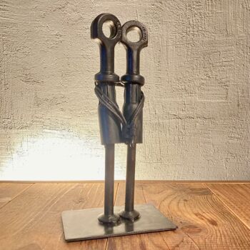 「‘Les Popines’」というタイトルの彫刻 Rémy Rivetによって, オリジナルのアートワーク, 金属