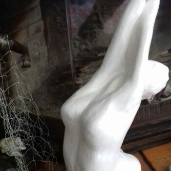 Sculptuur getiteld ""DOMI"" door Renée Marcinek, Origineel Kunstwerk, Terra cotta