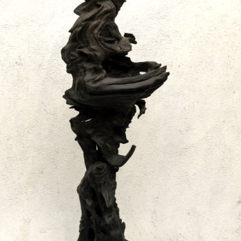 Escultura titulada "tottenham" por Revaz Verulidze, Obra de arte original, Madera