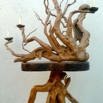 Skulptur mit dem Titel "candlestick" von Revaz Verulidze, Original-Kunstwerk, Holz