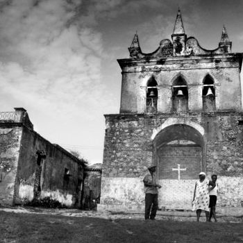 Photographie intitulée "EGLISE" par Karine Revillon, Œuvre d'art originale