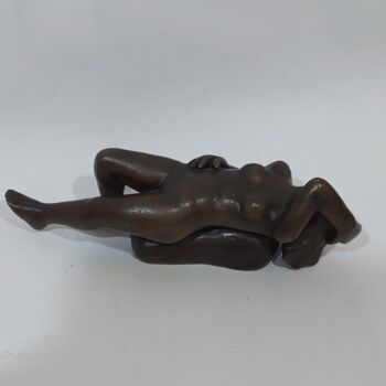 "nude female sculptu…" başlıklı Heykel Ricardo Navarro tarafından, Orijinal sanat, Bronz