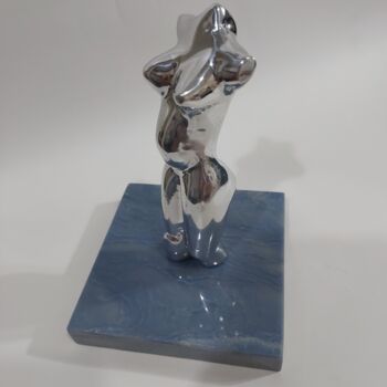 "nude female sculptu…" başlıklı Heykel Ricardo Navarro tarafından, Orijinal sanat, Alüminyum