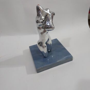 제목이 "Nude female sculptu…"인 조형물 Ricardo Navarro로, 원작, 알루미늄