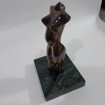 Sculpture intitulée "Nude female woman s…" par Ricardo Navarro, Œuvre d'art originale, Métaux