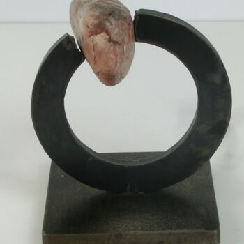 Sculpture titled "In der Klemme (klei…" by Richard Blaas, Original Artwork, Metals