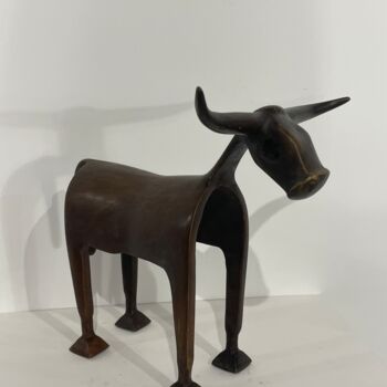 Sculpture titled "Grand taureau brun" by Richard Pommier, Original Artwork, Bronze