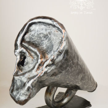 Sculptuur getiteld "Megaphonear by Arti…" door Artiste Les Tordus, Origineel Kunstwerk, Metalen