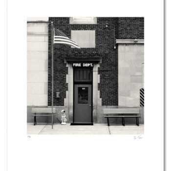 Фотография под названием "Fire Department (#4…" - Robert Tolchin, Подлинное произведение искусства, Цифровая фотография