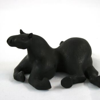 Escultura intitulada "Resting horse 3" por Roberto Barbuti, Obras de arte originais, Terracota