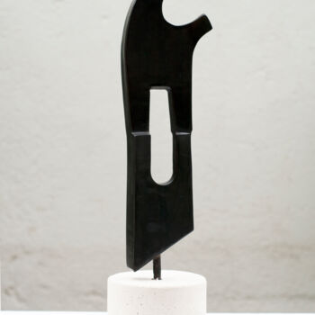 「Obosom 21」というタイトルの彫刻 Roberto Canduelaによって, オリジナルのアートワーク, 金属
