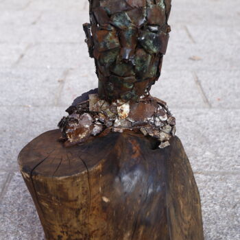 Скульптура под названием "Metal head" - Roberto Rivas, Подлинное произведение искусства, Металлы