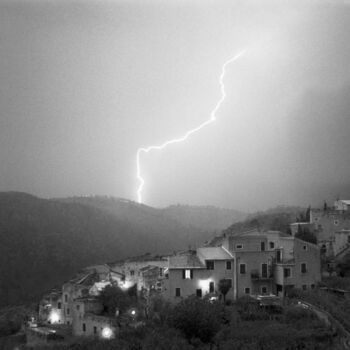 Fotografia intitolato "notturno a borgio v…" da Roberto Ferrero, Opera d'arte originale, fotografia a pellicola