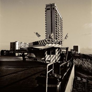 Fotografia intitulada "ZANDVOORT_architect…" por Robin Santus, Obras de arte originais