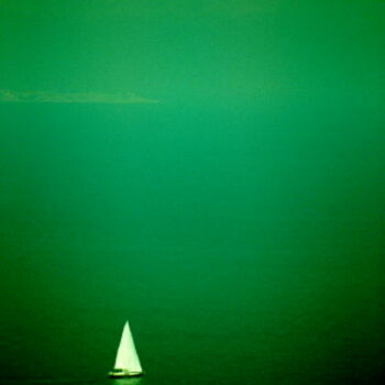 Photographie intitulée "Solitary sailing" par Robin Vandenabeele, Œuvre d'art originale