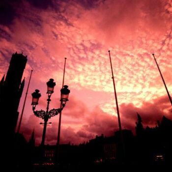 Φωτογραφία με τίτλο "Fiery sky over Brug…" από Robin Vandenabeele, Αυθεντικά έργα τέχνης
