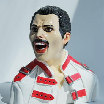 Scultura intitolato "Freddie Mercury in…" da Rock Portraits By Larisa Churkina, Opera d'arte originale, Colaggio