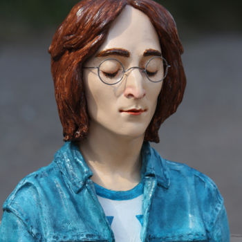 Sculpture intitulée "John Lennon, imagine" par Rock Portraits By Larisa Churkina, Œuvre d'art originale, Coulage