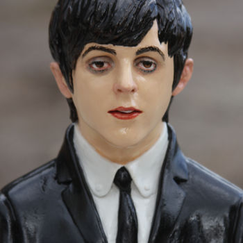 Скульптура под названием "Portrait of Paul Mc…" - Rock Portraits By Larisa Churkina, Подлинное произведение искусства, Литьё