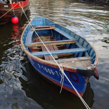 Photographie intitulée "Barque à Porto" par Rodrigue Rouyer-Cobelli, Œuvre d'art originale, Photographie numérique