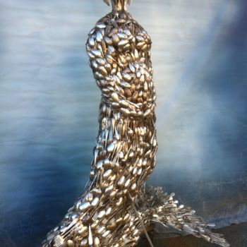 Sculpture titled "Sirene" by Issro, Original Artwork, Metals
