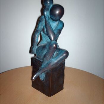 Sculpture titled "La jongleuse" by Roland Saurel, Original Artwork