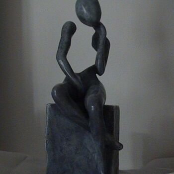 Skulptur mit dem Titel "1-l'illusion" von Roland Saurel, Original-Kunstwerk, Terra cotta