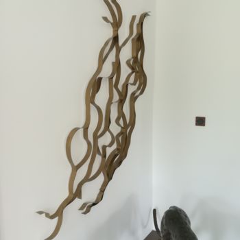 Sculpture intitulée "Flux minimaliste or…" par Romain Balavoine, Œuvre d'art originale, Bombe aérosol