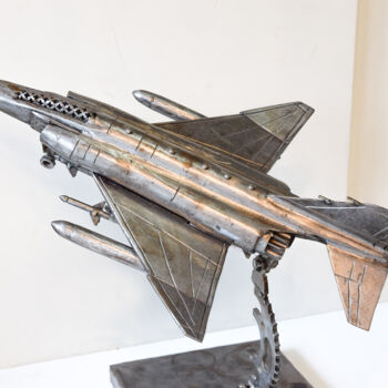 Scultura intitolato "Phantom F4 Fuerza A…" da Roque Alaniz, Opera d'arte originale, Metalli