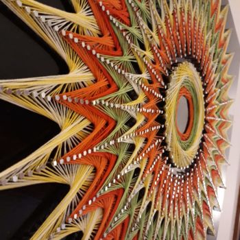 Artisanat intitulée "Mandala del Sole" par R&G Intrecci Artistici, Œuvre d'art originale