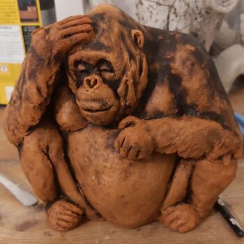Escultura titulada "Orang outan" por Ross Sculpture, Obra de arte original, Arcilla