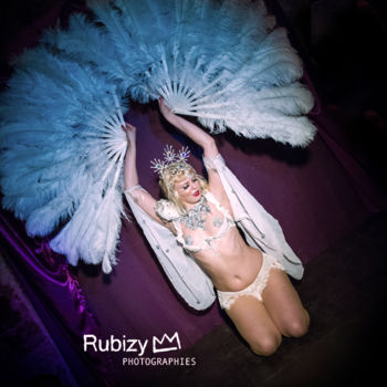 Fotografia intitulada "rubizy-new-burlesqu…" por Rubizy, Obras de arte originais