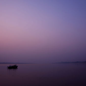 Photographie intitulée "River Ganges, early…" par Ruud Kimmelaar, Œuvre d'art originale, Photographie numérique
