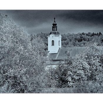 Fotografia intitulada "Between trees and c…" por Ryszard Stelmachowicz, Obras de arte originais, Fotografia digital