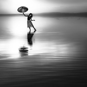 Photography titled "Umbrella Girl" by Yavuz Pancareken, Original Artwork, Digital Photography