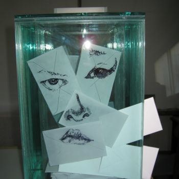 Sculpture titled "A Voté !" by Samantha Schmid, Original Artwork, Glass