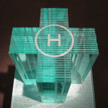 Скульптура под названием ""H"" - Samantha Schmid, Подлинное произведение искусства, Стекло