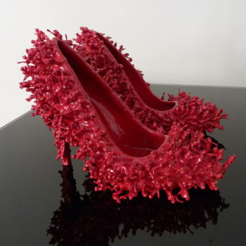 Sculpture intitulée ""Fashion army shoes"" par Samobrod Irina, Œuvre d'art originale, Techniques mixtes