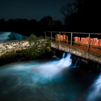 Photographie intitulée "Water Terre Happy" par San Art, Œuvre d'art originale, Light Painting Monté sur Châssis en bois